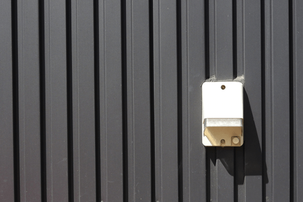 屋外、車庫、倉庫に電源を設置